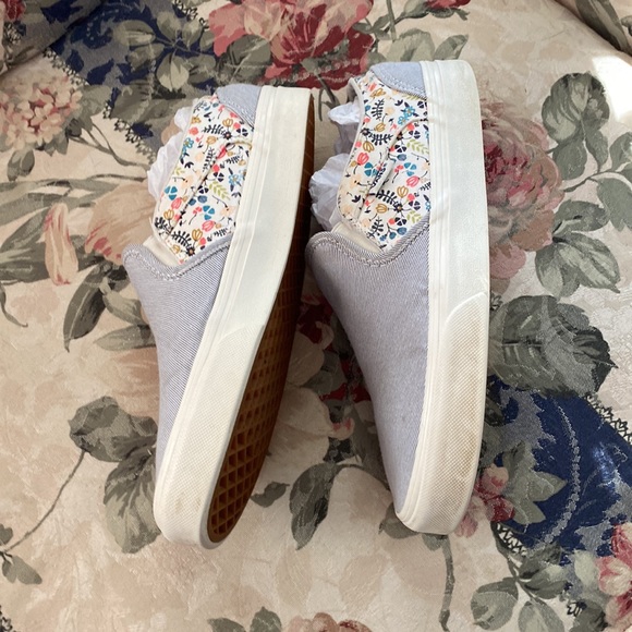 VANS OFF THE WALL Blue floral slip on size 8 WOMANS Gently used - Picture 6 of 8